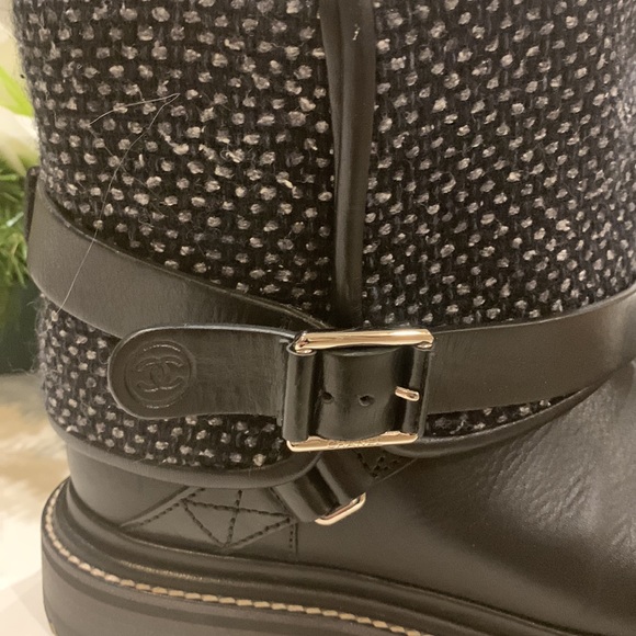 Chanel Collectors Boots FIRM - Picture 3 of 16